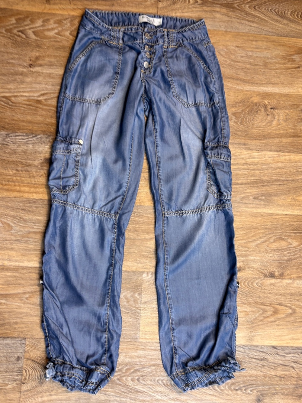 Harmony + Havoc Chambray Cargo Jogger Pants Size 7 Blue Lightweight Utility Boho - Picture 2 of 6